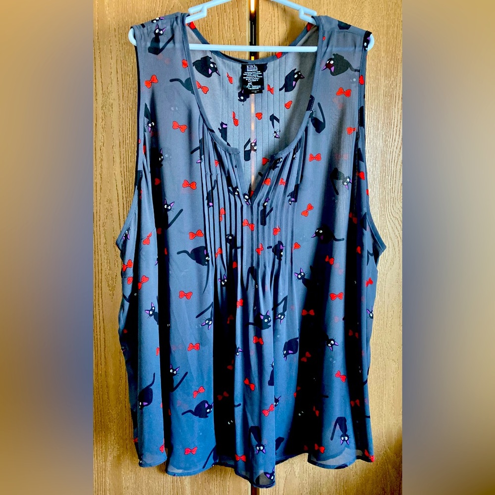 Her Universe Gray and Blue Pleated Sleeveless Blouse